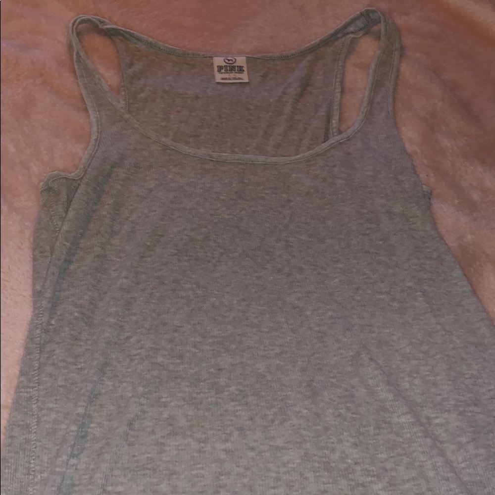 grey tank top